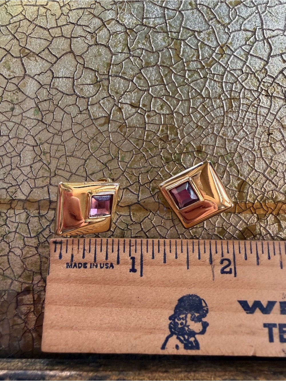 Vintage Signed Trifari Gold Tone Amethyst Crystal Clip On Earrings ⭐ - Picture 3 of 4